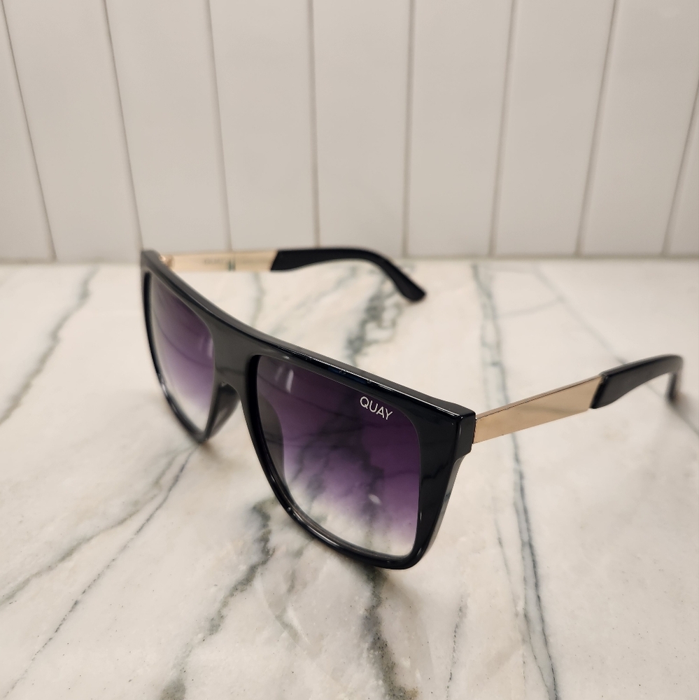 Quay's Incognito Sunglasses Black and Gold